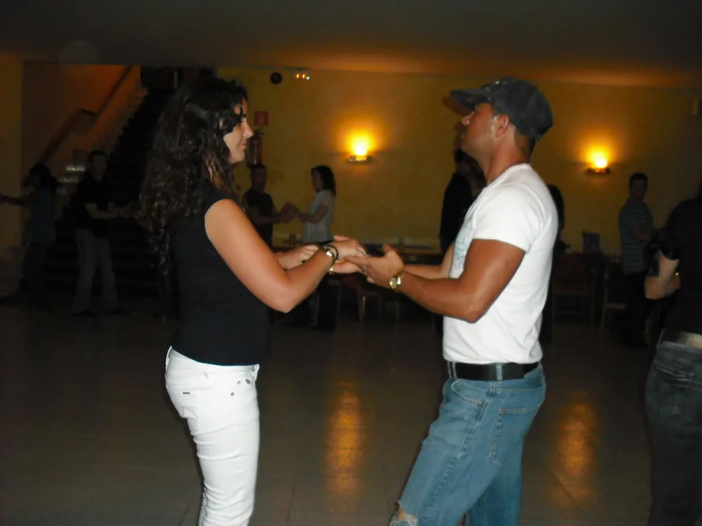 Apprenez comment danser la salsa tout seul — Guide et astuces pour débutants