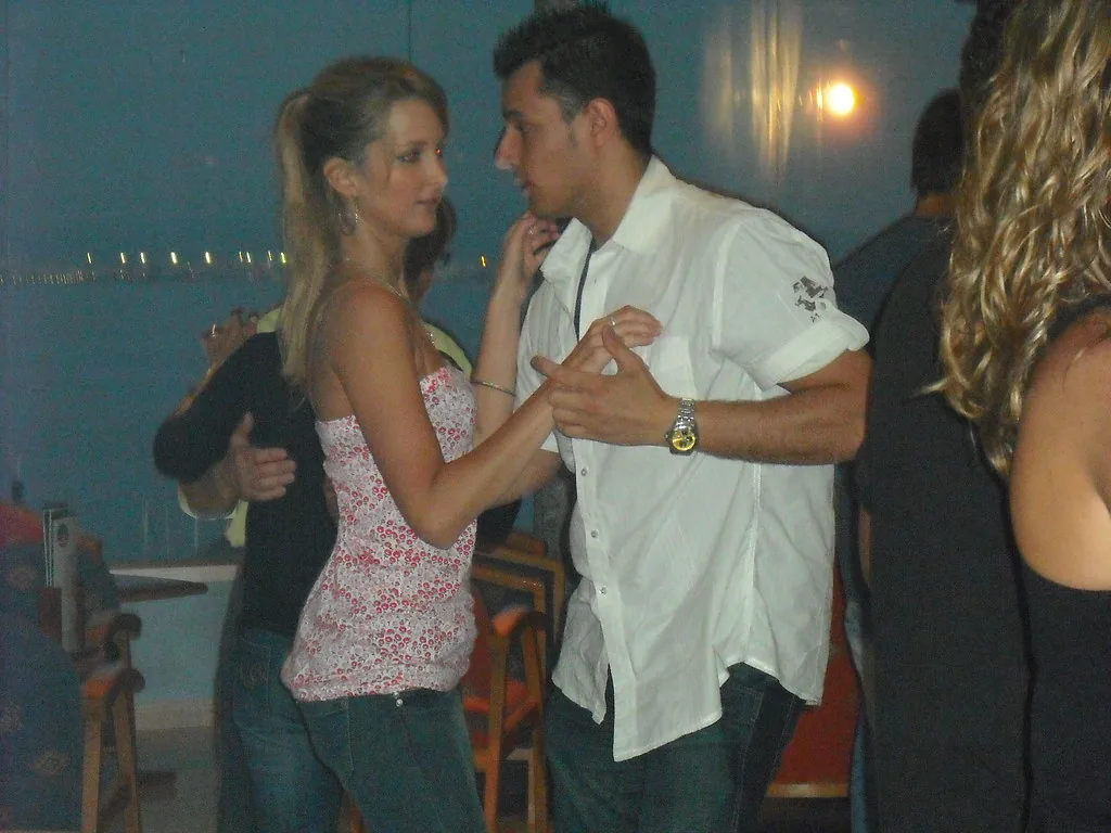 Comment s'habiller pour danser la salsa ? Guide et conseils d'experts