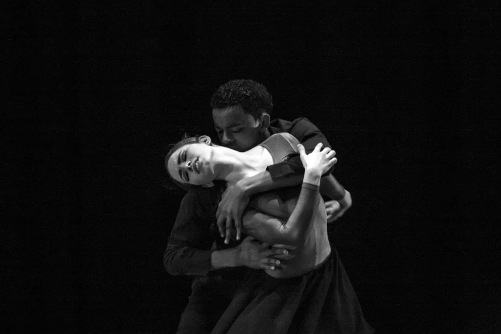 Musique bachata sensuelle : sélection pour ambiances romantiques