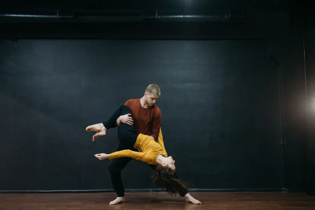 Cours gratuit bachata : ressources et conseils pour débuter